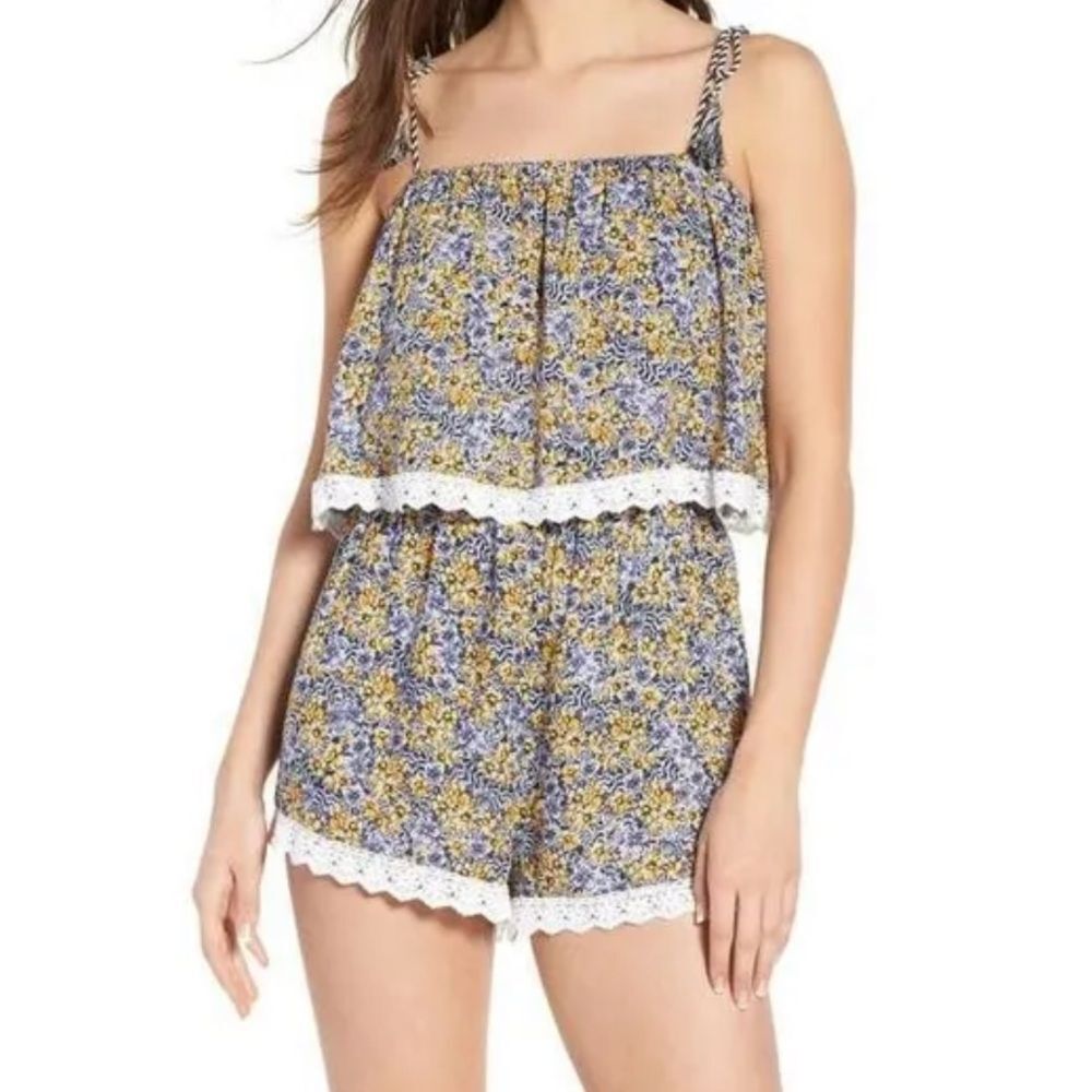 NWT Cupcakes and Cashmere Andria Floral Romper Shoulder Tie
